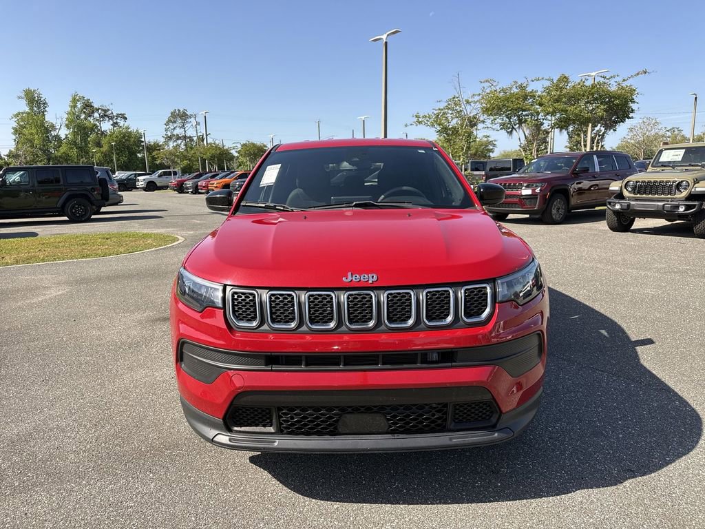 Used 2023 Jeep Compass Sport image 8