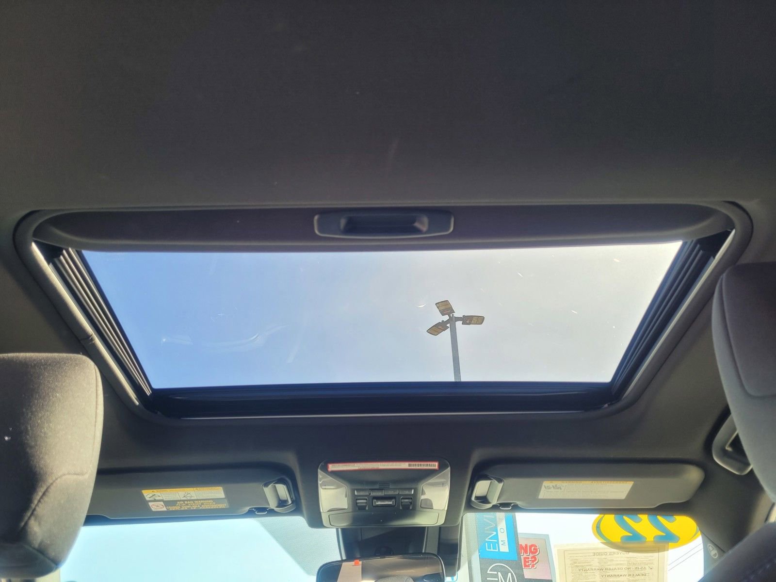 Used 2022 Toyota RAV4 SE w/ Convenience Package image 15