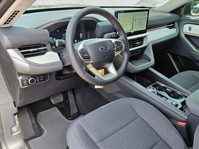 New 2026 Ford Explorer Active RWD image 3