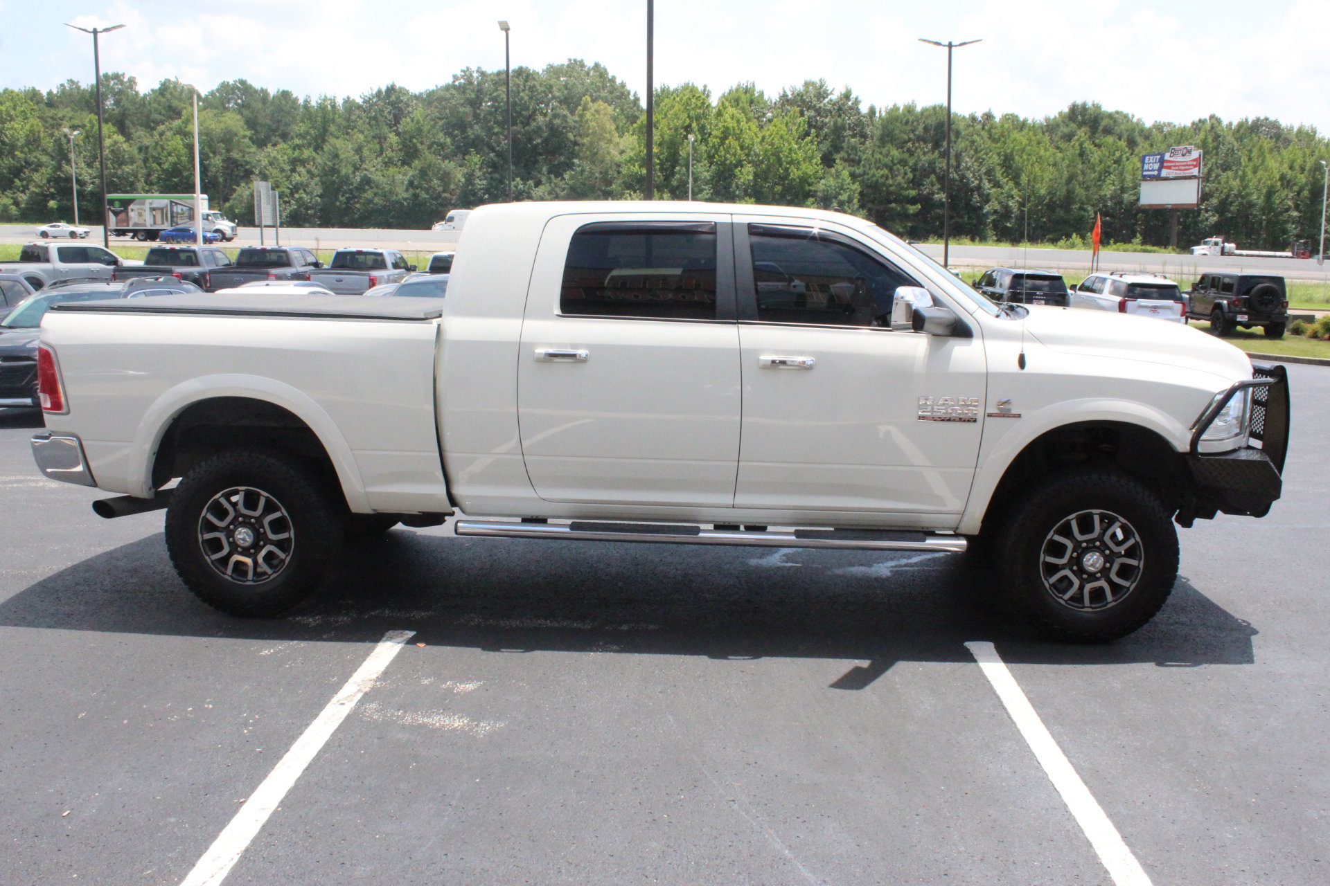 Used 2017 RAM 2500 Laramie w/ Convenience Group AWD/4WD image 5