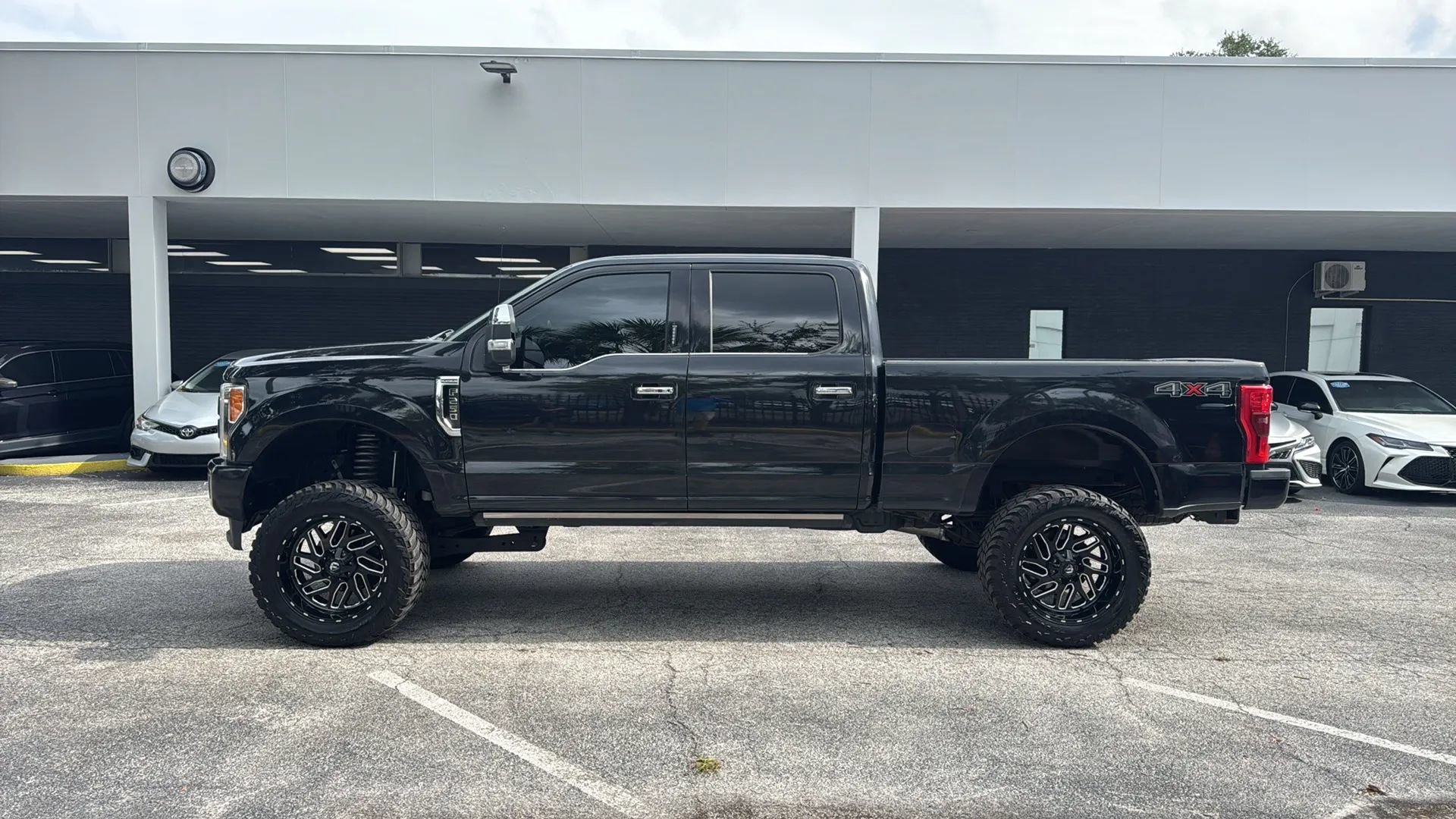 Used 2019 Ford F250 Platinum AWD/4WD image 2