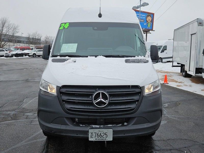Used 2024 Mercedes-Benz Sprinter 2500 image 9