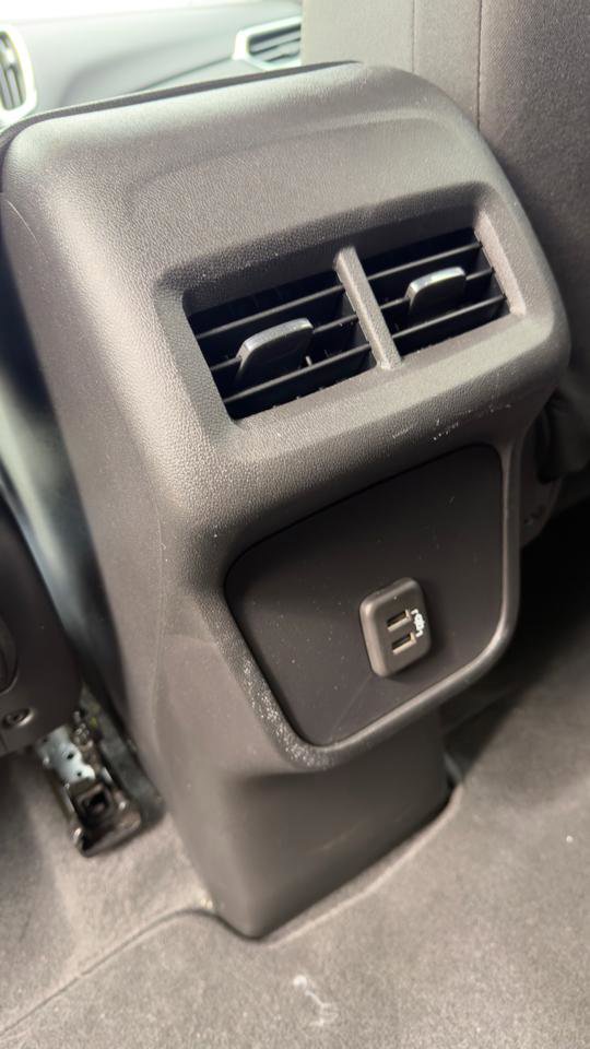 Used 2023 Chevrolet Equinox LT w/ Driver Convenience Package image 35