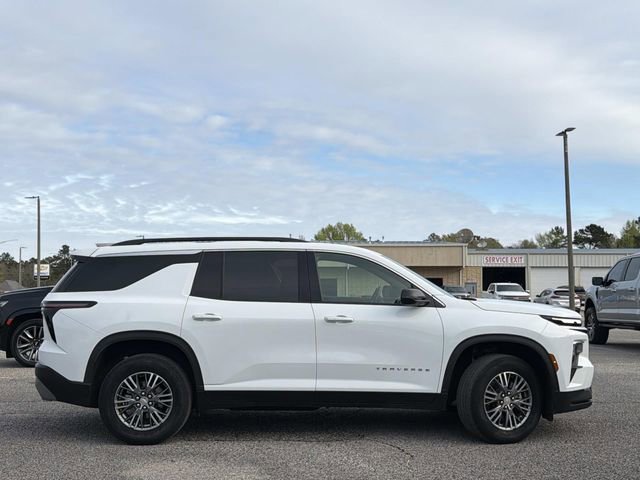 Used 2025 Chevrolet Traverse LT image 5