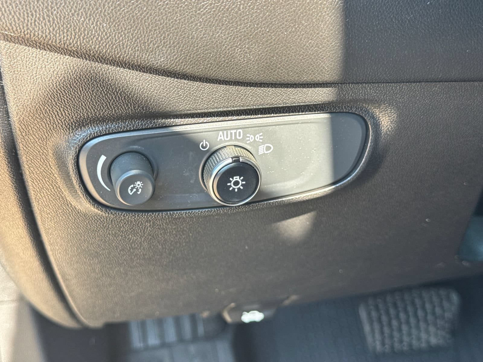 Used 2019 Chevrolet Equinox LT FWD image 34