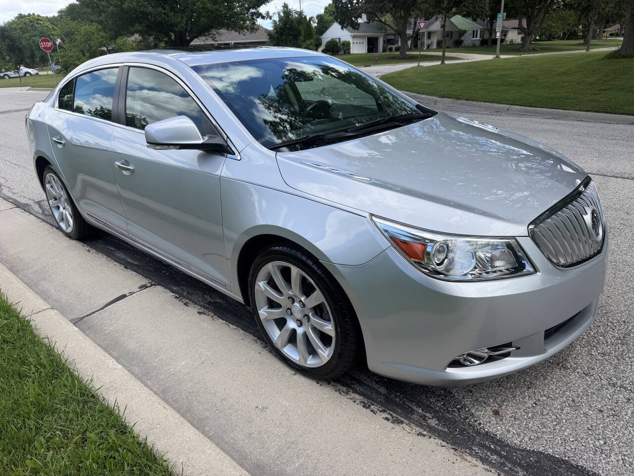 Used 2010 Buick LaCrosse CXS w/ Touring Package FWD image 7