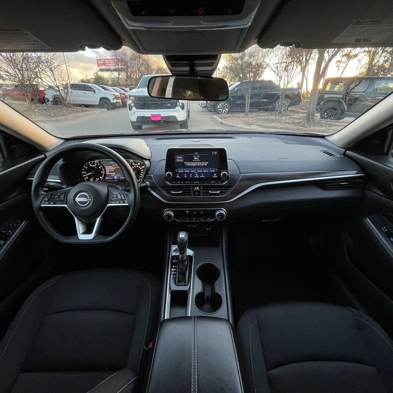 Used 2025 Nissan Altima 2.5 SV image 10