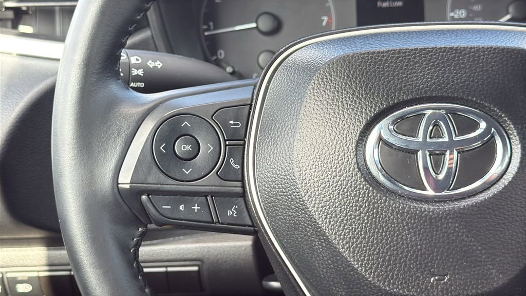 Used 2025 Toyota Corolla SE image 21