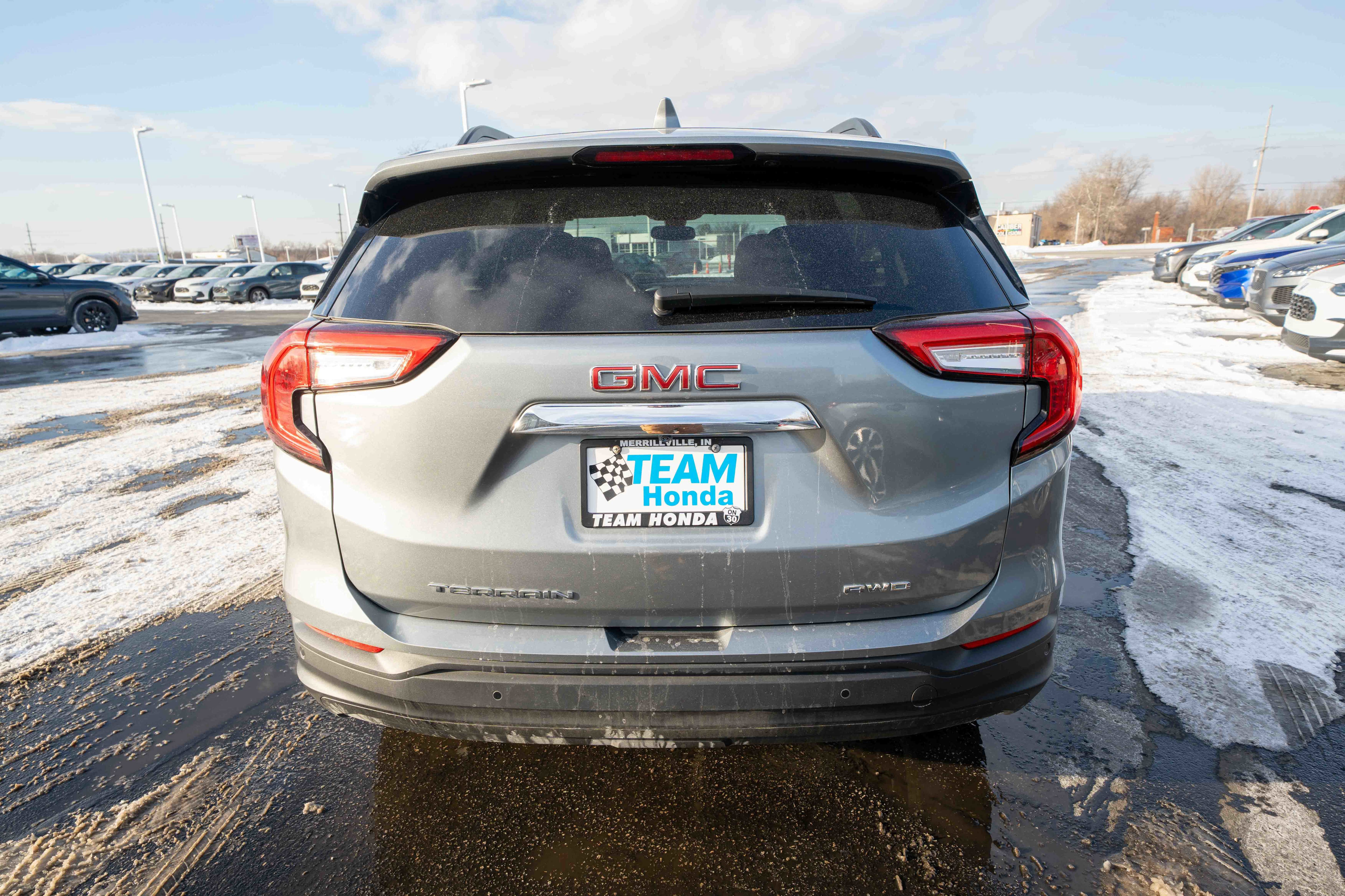 Used 2023 GMC Terrain SLE w/ Driver Convenience Package image 5