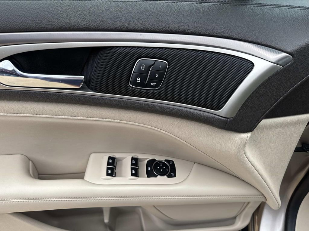 Used 2019 Lincoln MKZ Premiere FWD image 21