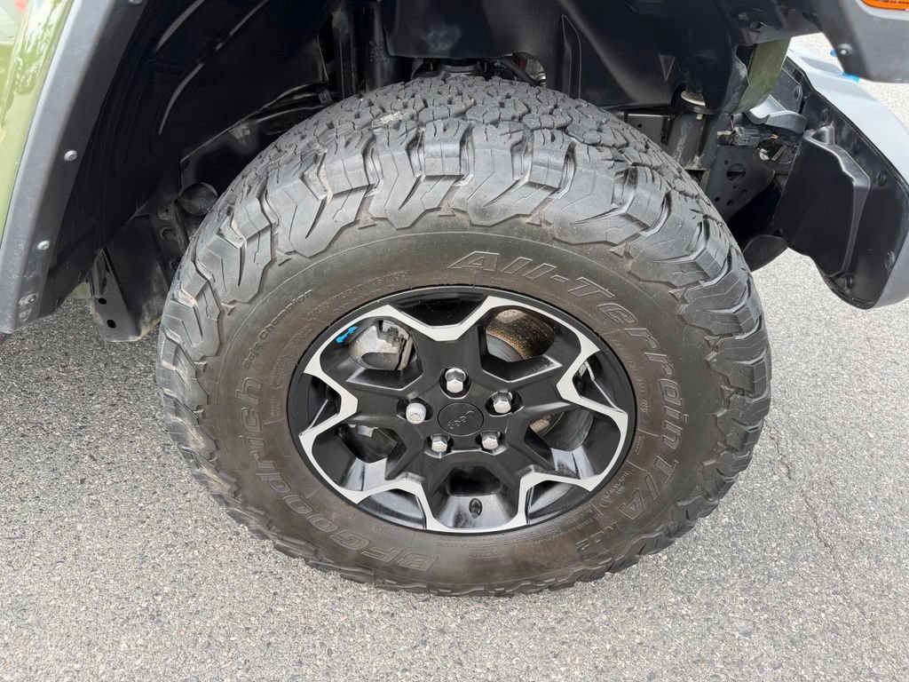 Used 2023 Jeep Wrangler Unlimited Rubicon 4xe w/ Cold Weather Group AWD/4WD image 16