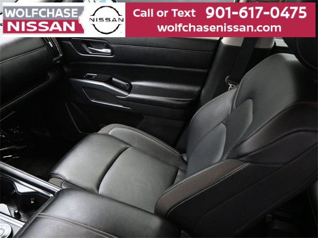Used 2024 Nissan Pathfinder SL w/ SL Premium Package image 11
