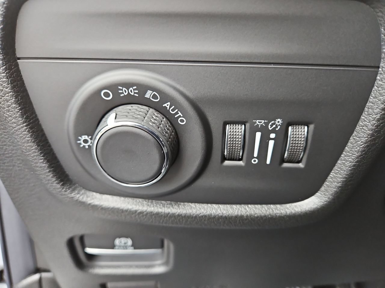 New 2026 Jeep Grand Cherokee Altitude AWD/4WD image 29