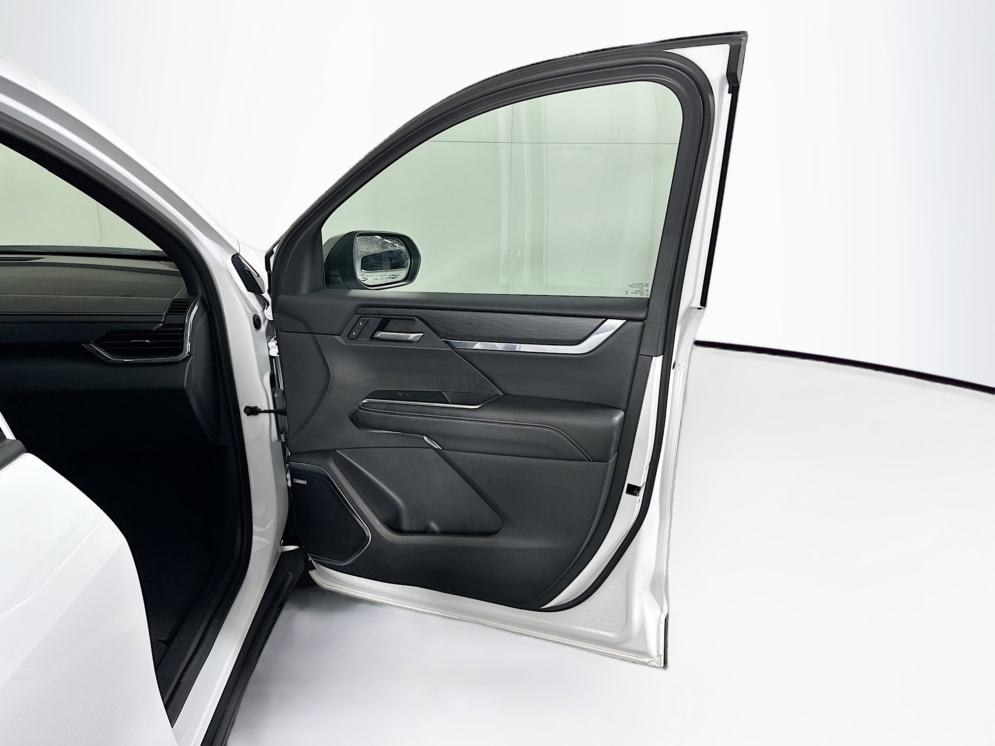 Used 2025 GMC Acadia Elevation image 34