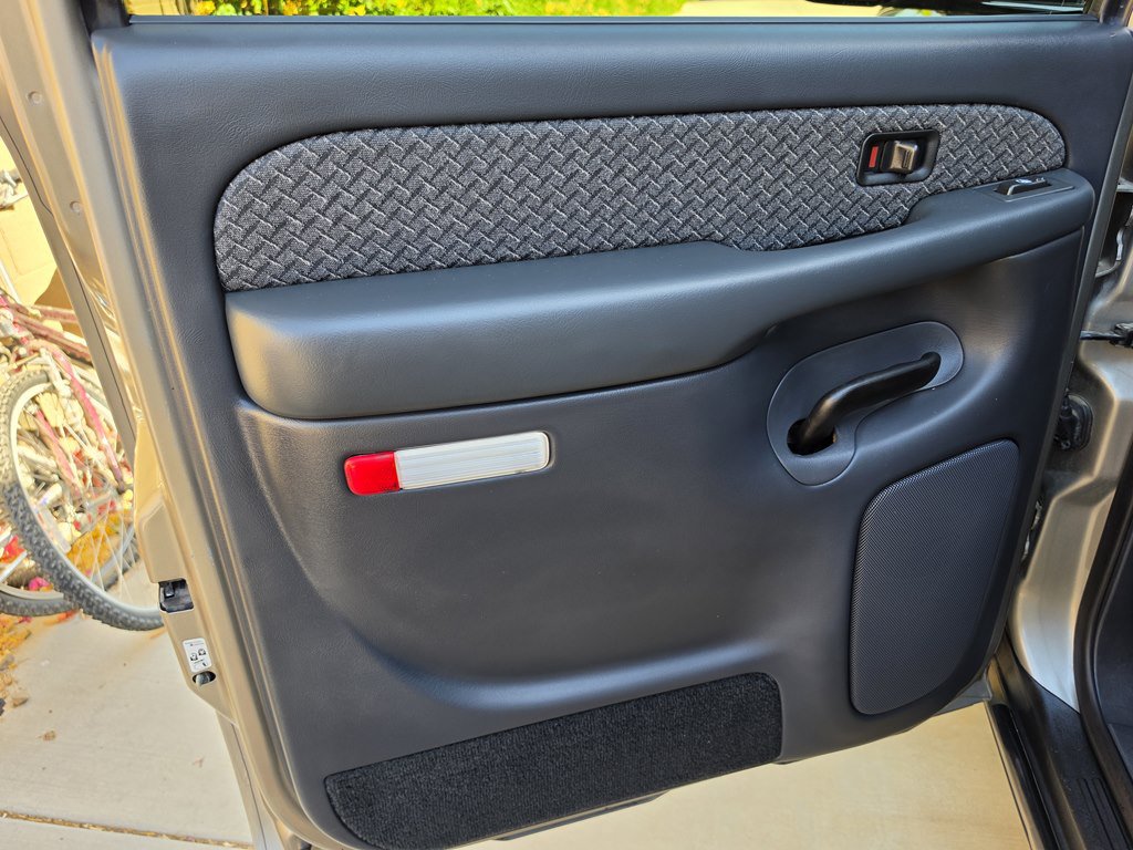 Used 2002 Chevrolet Avalanche 2500 RWD image 32