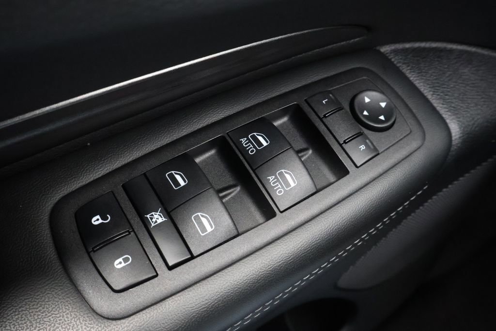 Used 2023 Dodge Durango SXT AWD/4WD image 35
