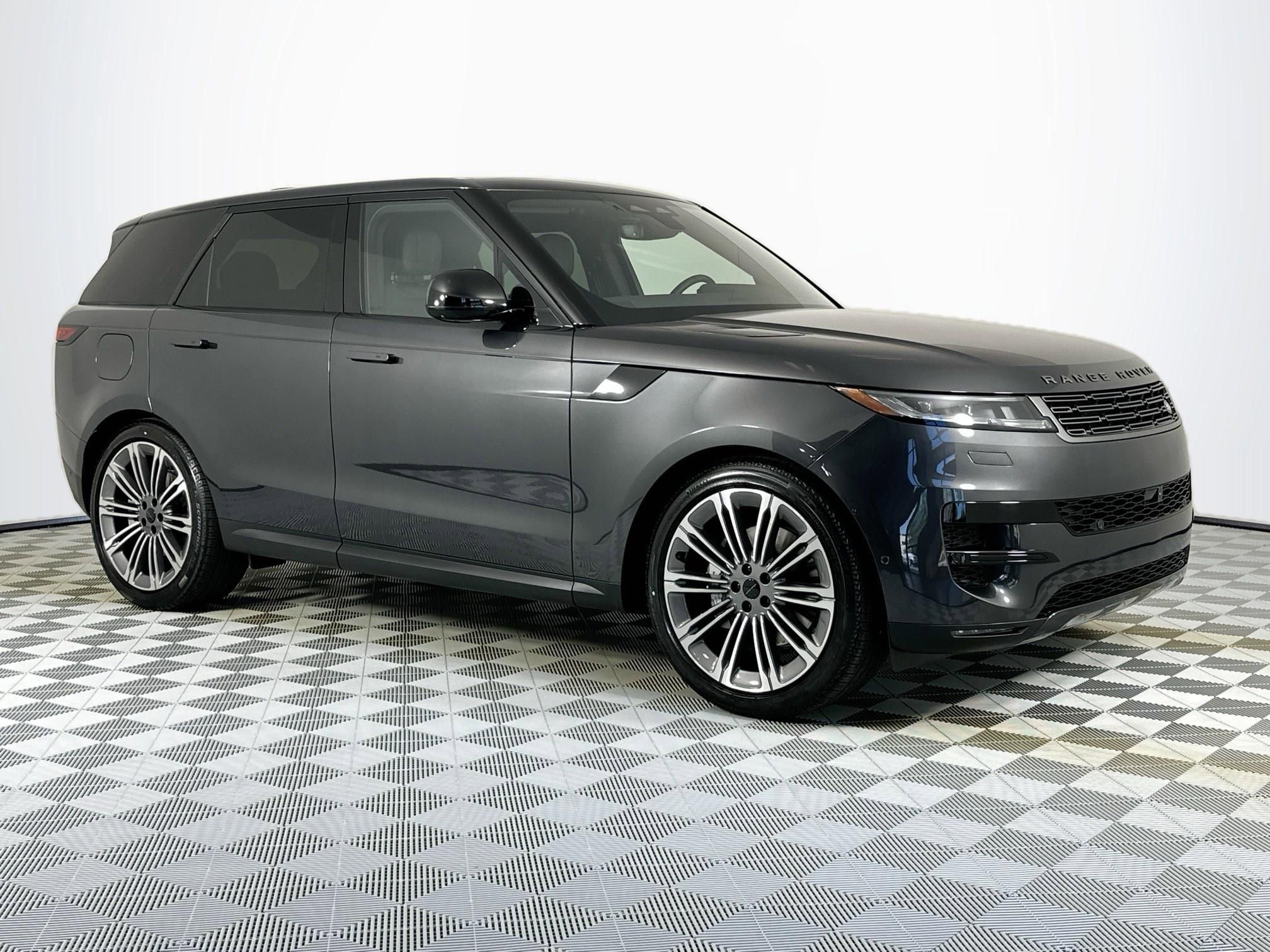 Used 2026 Land Rover Range Rover Sport SE image 3