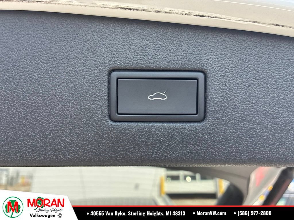 Certified 2022 Volkswagen Tiguan SEL R-Line AWD/4WD image 8