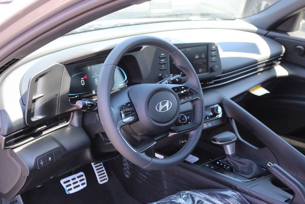 New 2026 Hyundai Elantra Sport FWD image 11