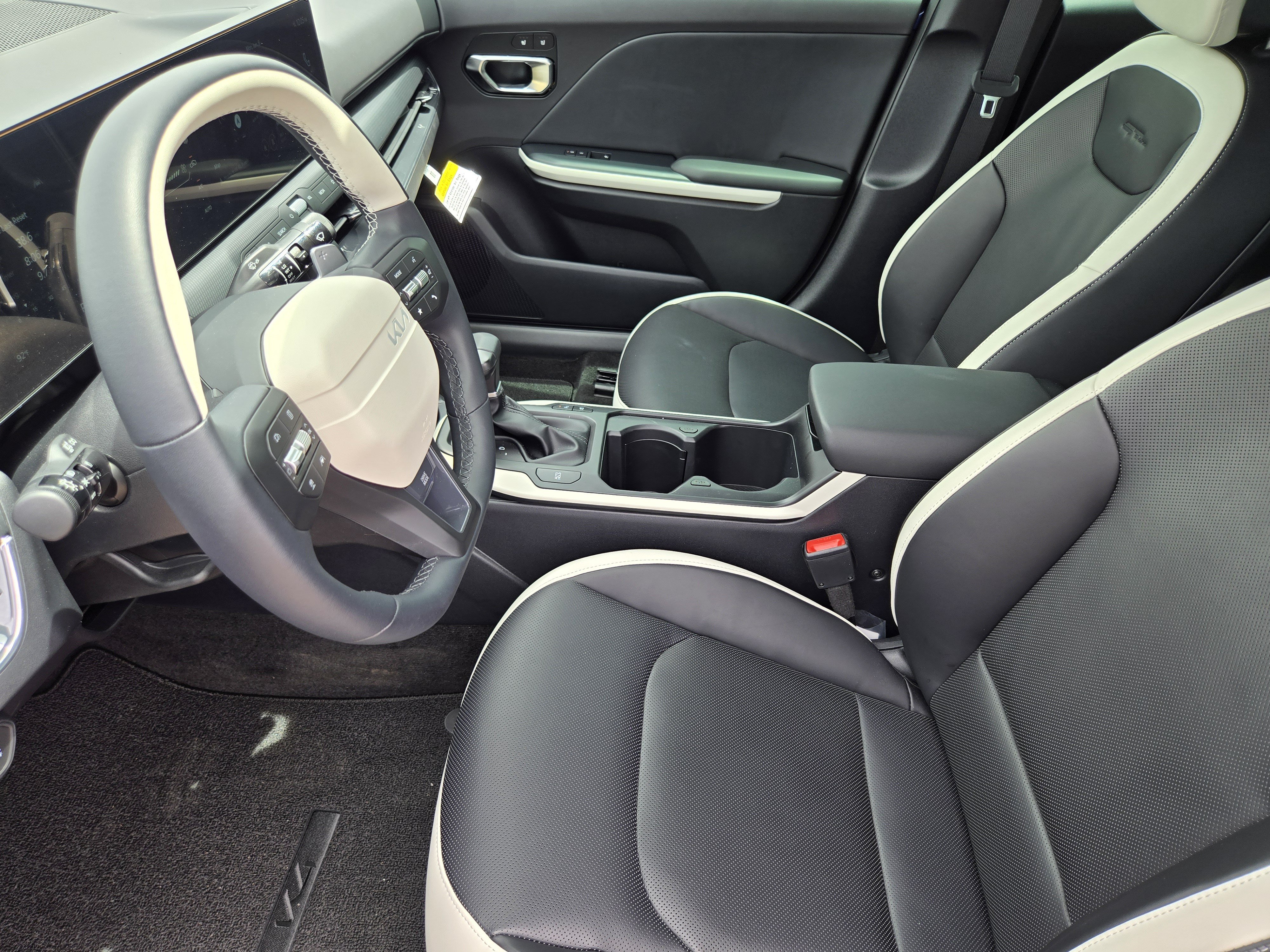 New 2025 Kia K4 GT-Line Turbo FWD image 8