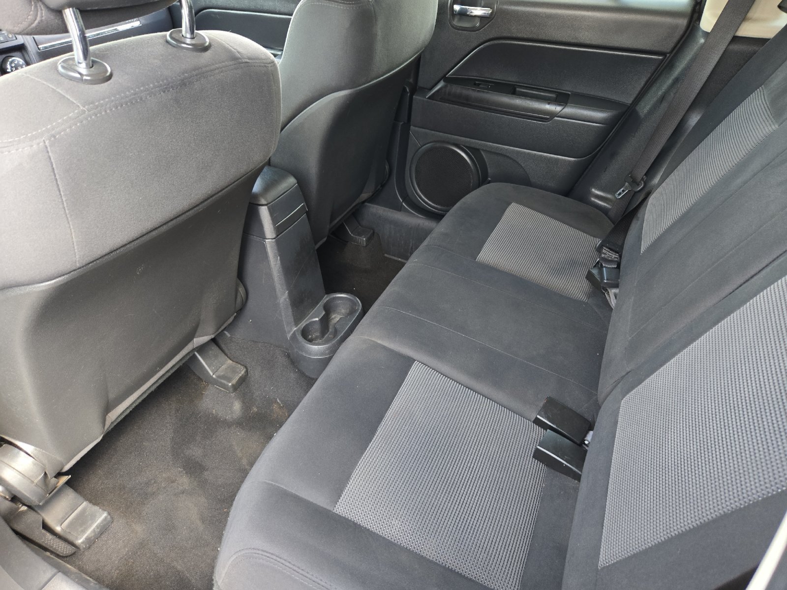 Used 2012 Jeep Compass Sport FWD image 11