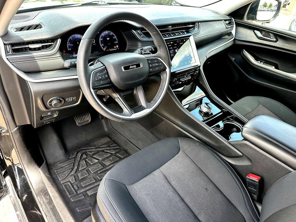 Used 2023 Jeep Grand Cherokee L Laredo w/ Luxury Tech Group I AWD/4WD image 14
