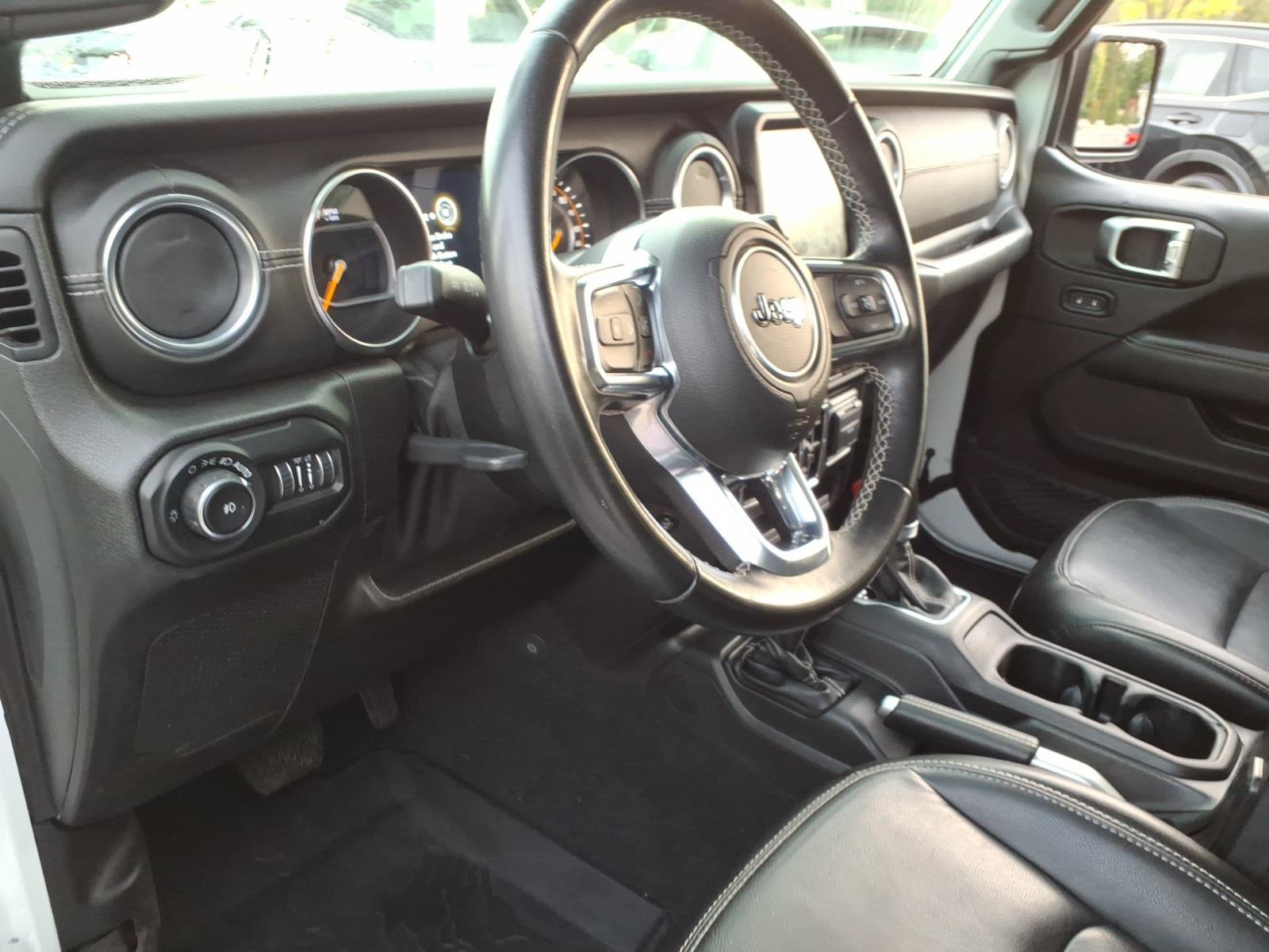 Used 2020 Jeep Wrangler Unlimited Sahara AWD/4WD image 16