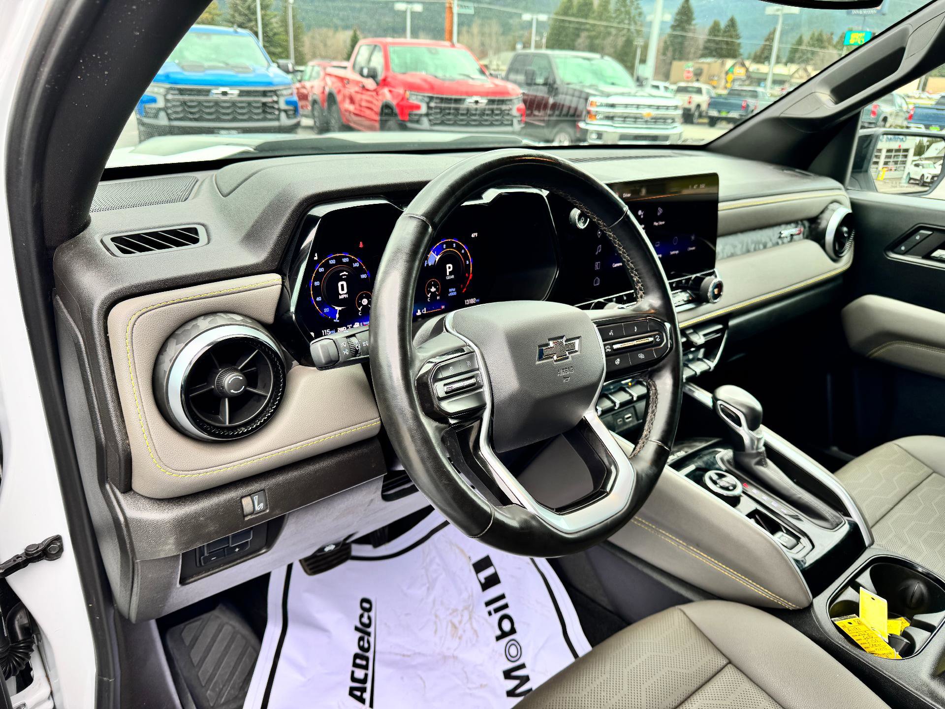 Used 2024 Chevrolet Colorado ZR2 w/ ZR2 Convenience Package III image 9