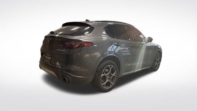 Used 2022 Alfa Romeo Stelvio Ti image 6