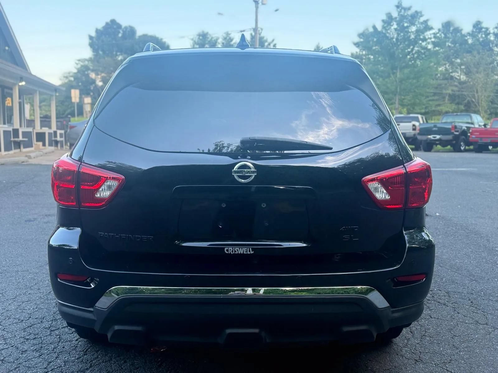 Used 2019 Nissan Pathfinder SL AWD/4WD image 6
