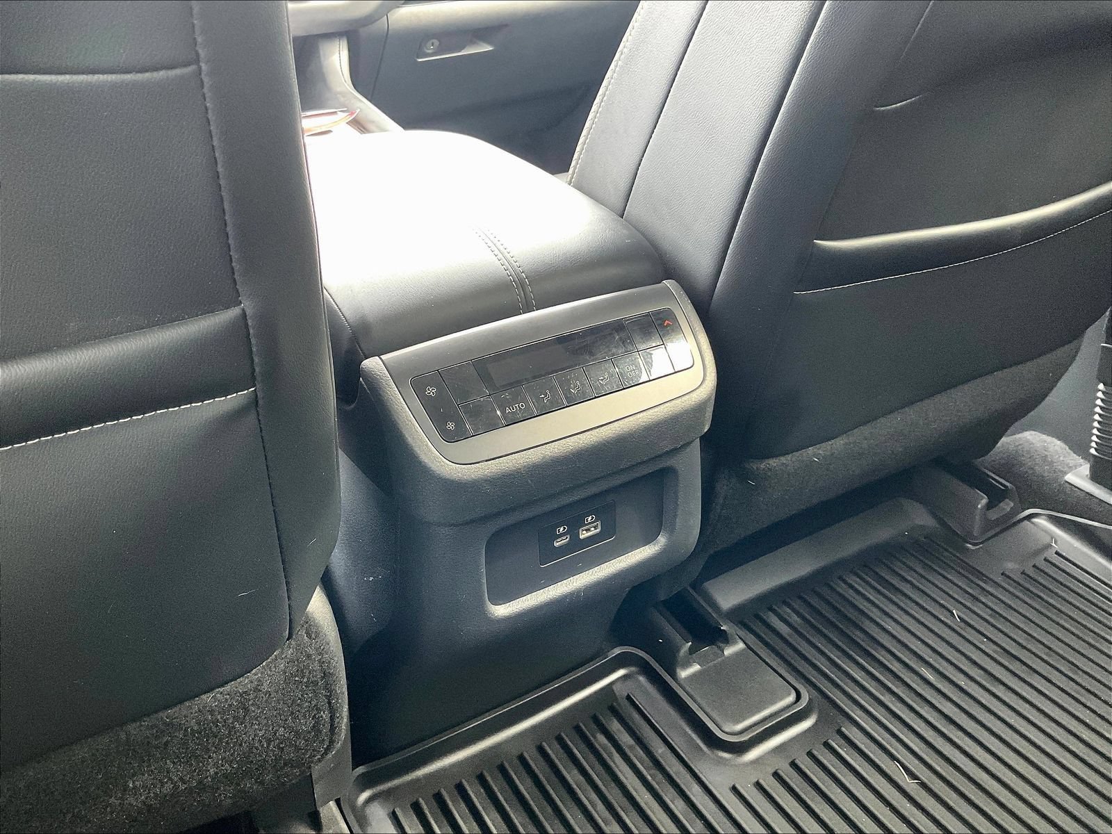 Certified 2022 Nissan Pathfinder SL AWD/4WD image 12