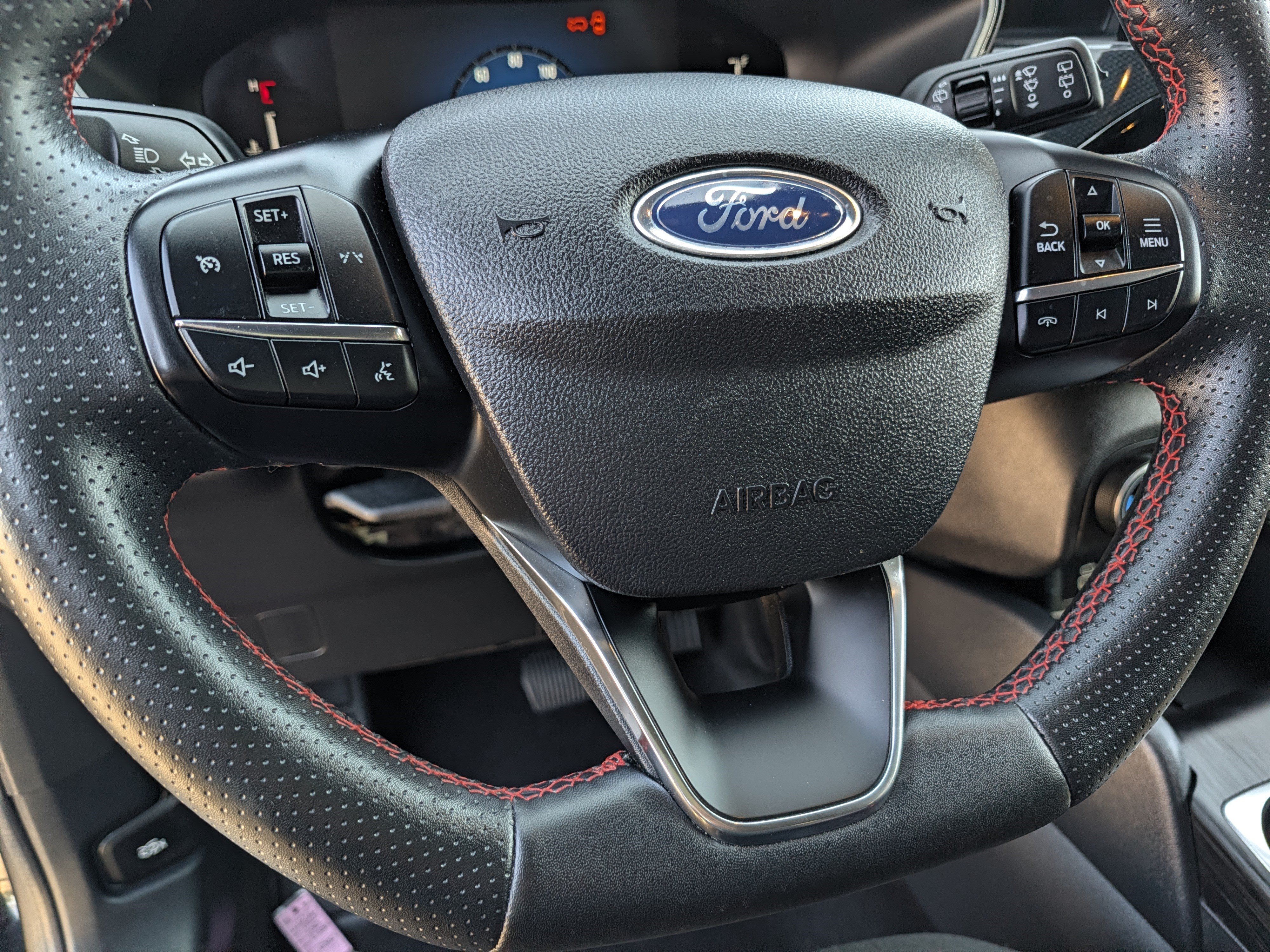 Certified 2025 Ford Escape ST-Line Select AWD/4WD image 21