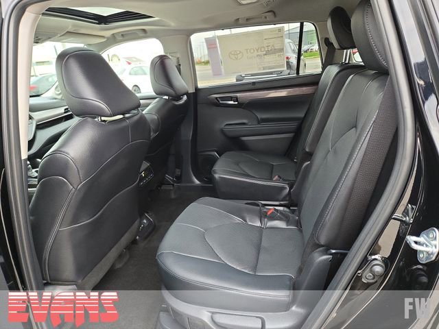 New 2026 Toyota Highlander Limited image 26