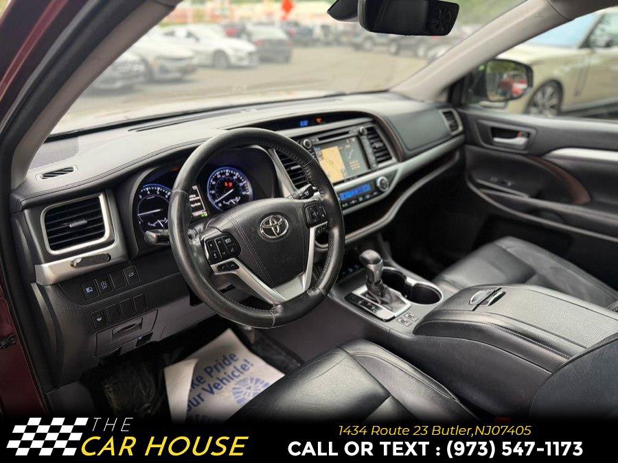 Used 2018 Toyota Highlander XLE w/ Protection Package #3 AWD/4WD image 17