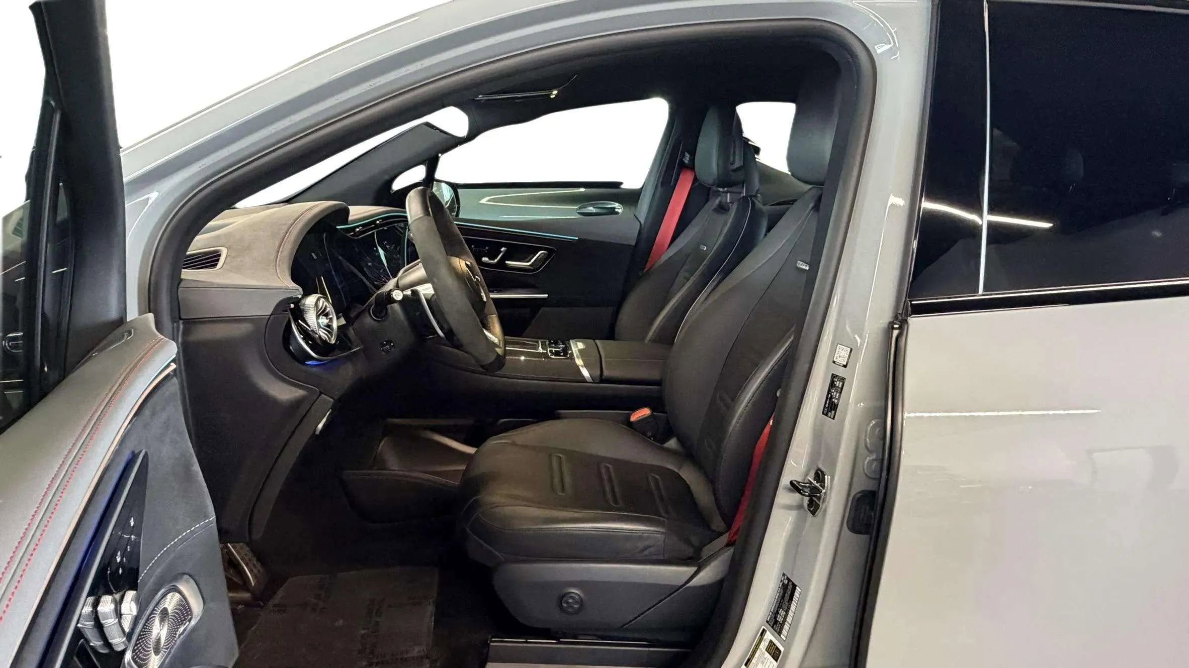 Used 2024 Mercedes-Benz EQE AMG 4MATIC SUV image 11