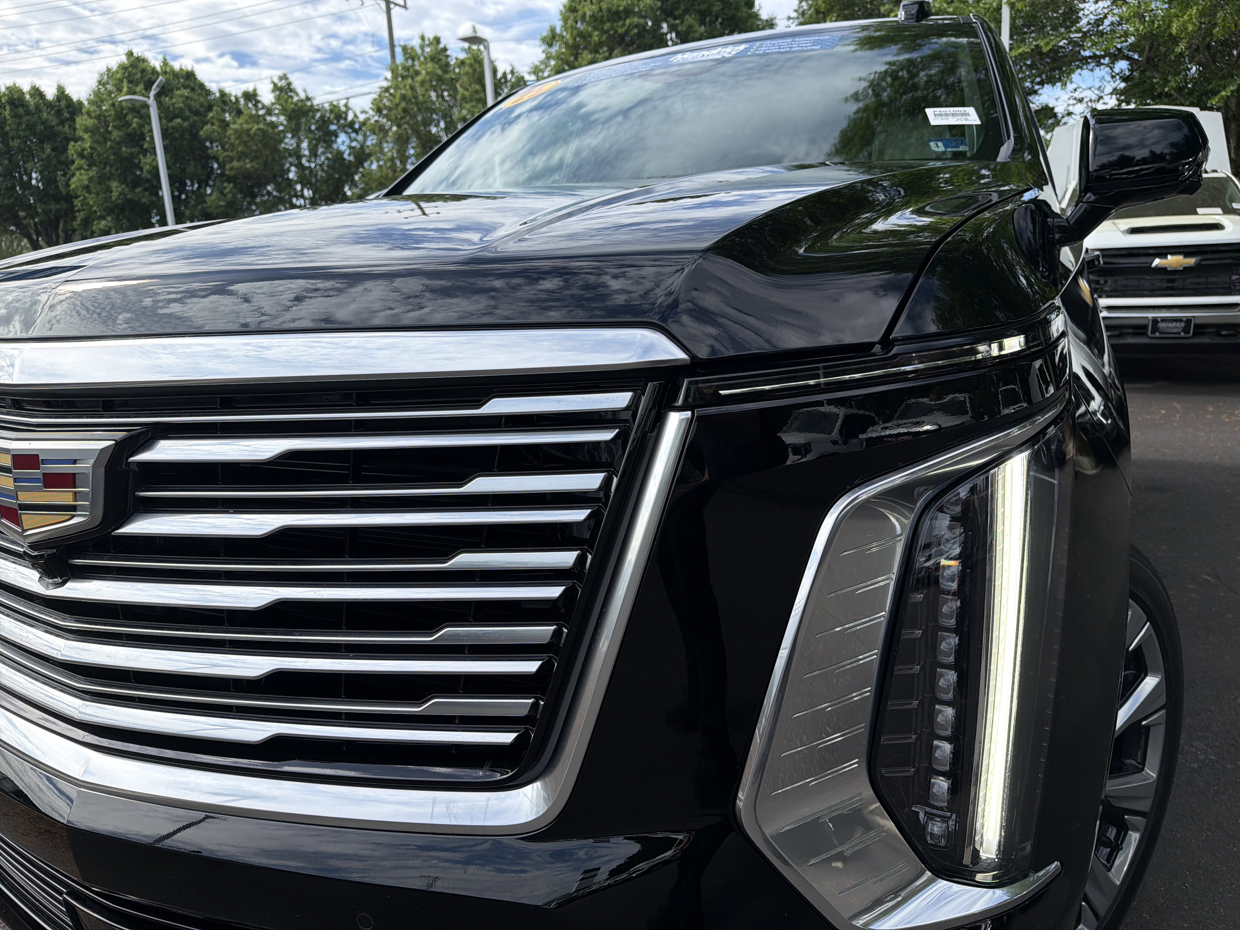 Used 2025 Cadillac Escalade Premium Luxury Platinum image 6
