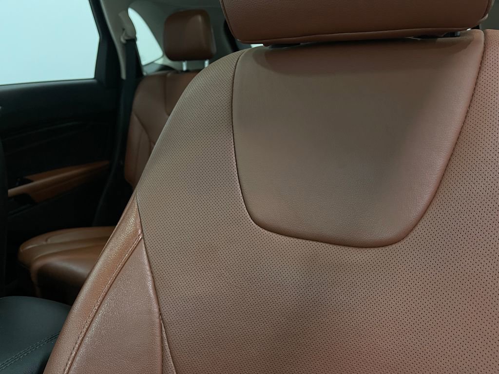 Used 2017 Ford Edge Titanium w/ Equipment Group 301A image 18