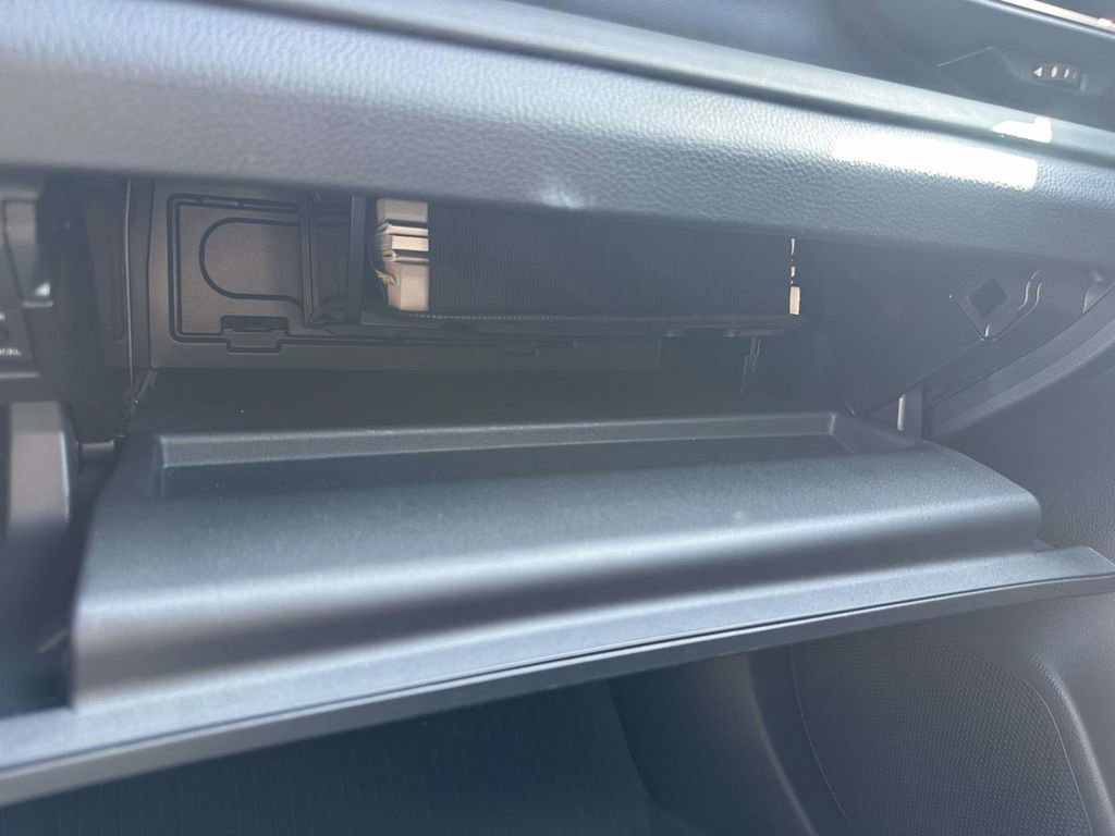 Used 2023 Toyota Crown Limited image 33