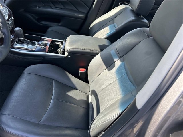Used 2019 INFINITI Q70 Luxe w/ Proactive Package image 15