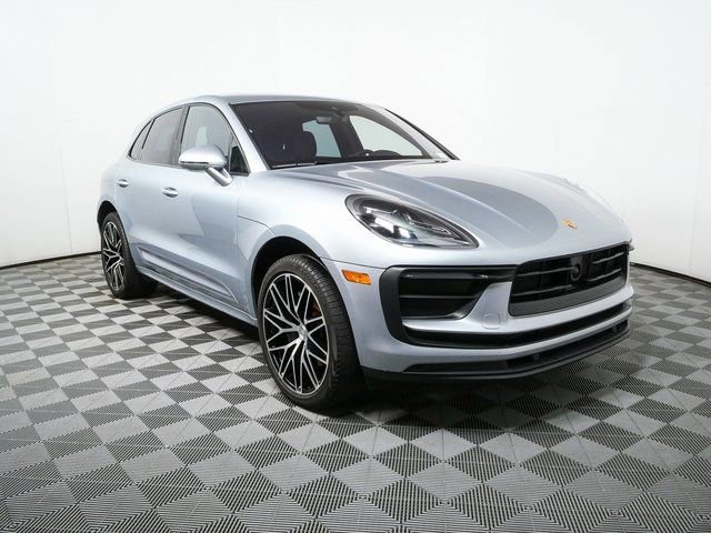 Certified 2023 Porsche Macan AWD image 26