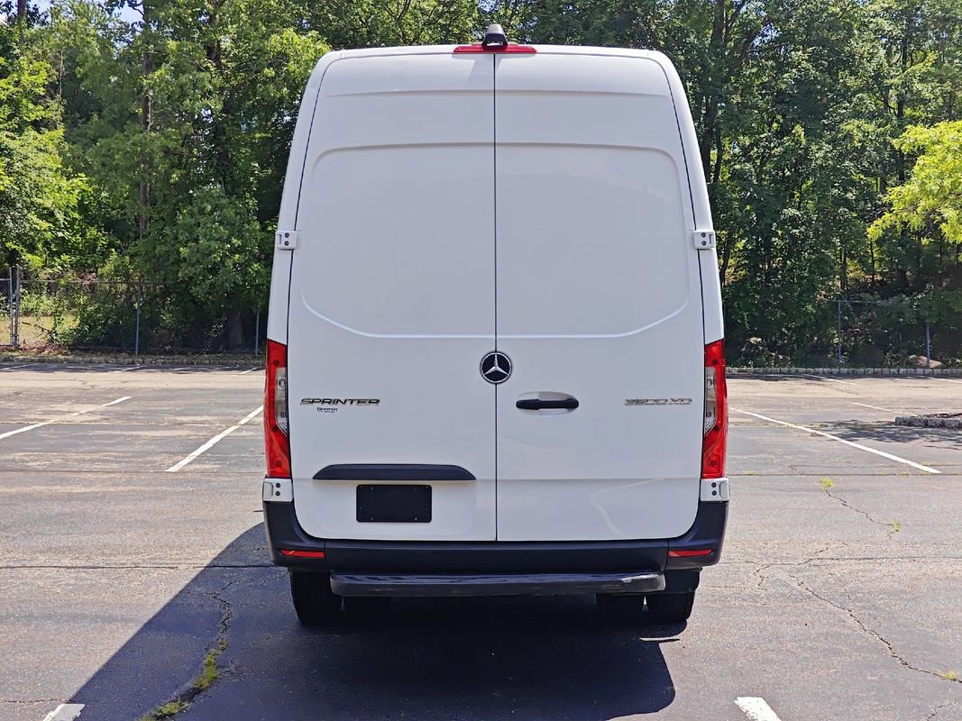 Used 2019 Mercedes-Benz Sprinter 170 Cargo image 4