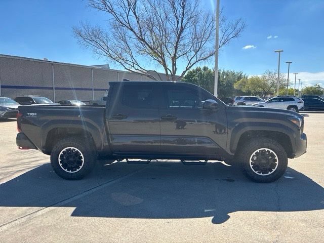 Used 2026 Toyota Tacoma TRD Off-Road AWD/4WD image 4