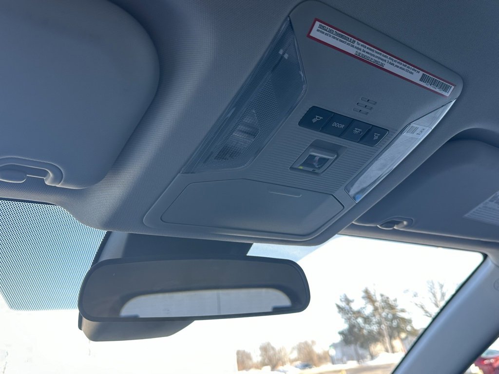 Used 2021 Toyota RAV4 LE image 34