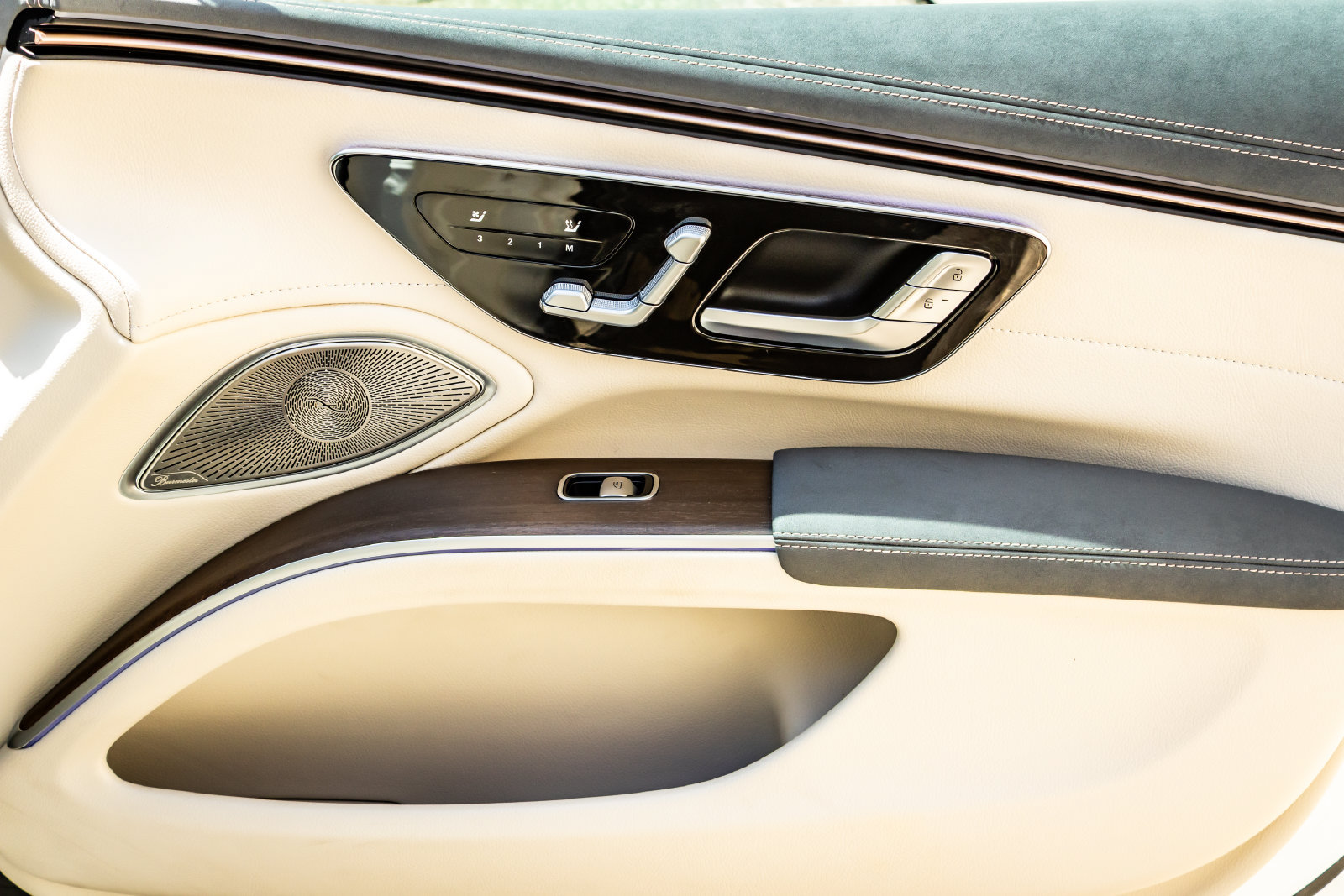 Used 2022 Mercedes-Benz EQS 450+ Sedan image 25