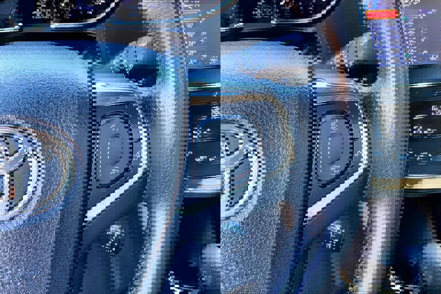 Used 2013 Toyota Avalon XLE image 22