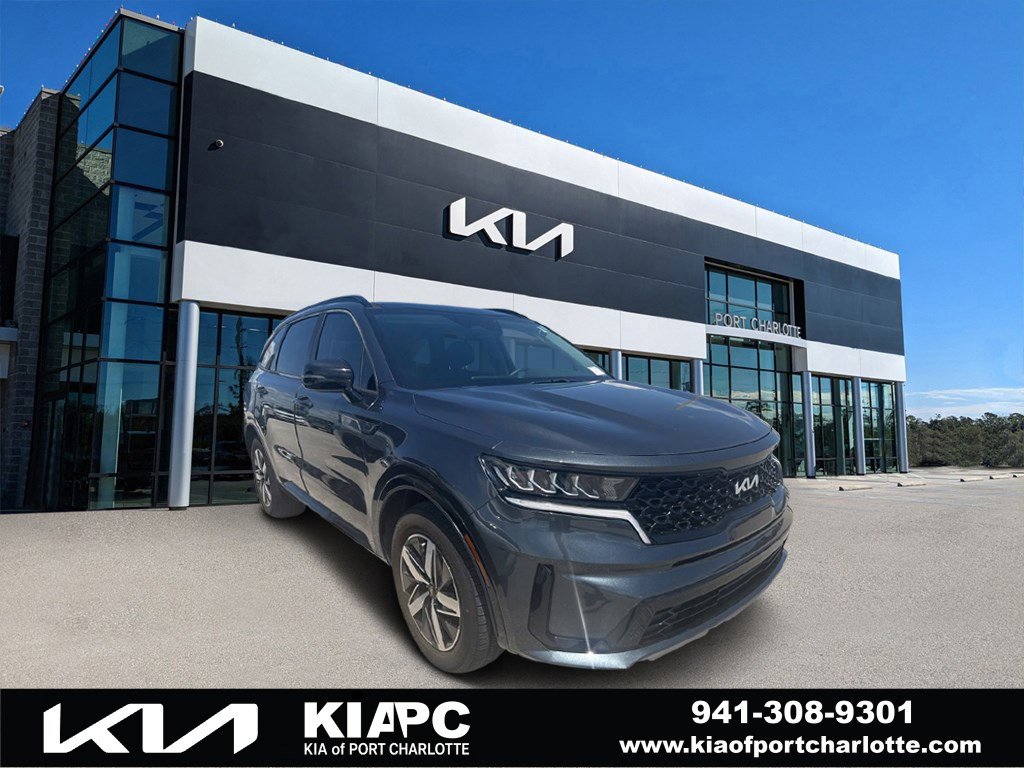 Used 2022 Kia Sorento S w/ Panoramic Sunroof Package
