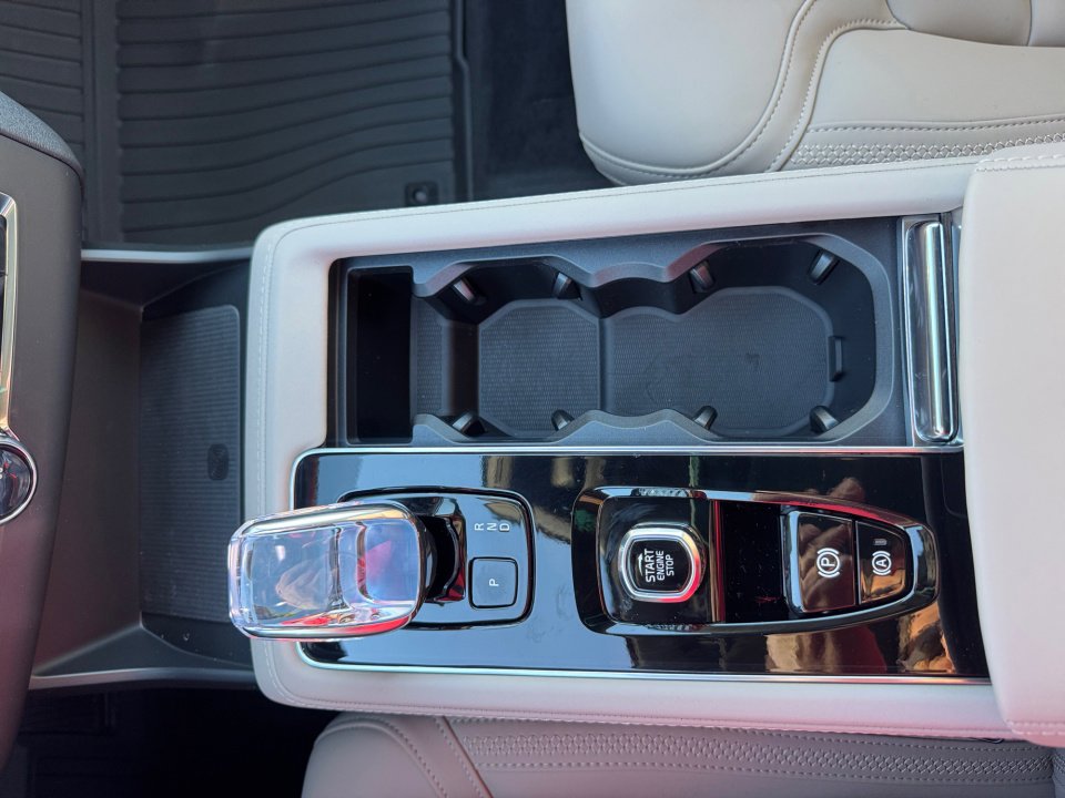 New 2026 Volvo XC90 T8 Plus w/ Protection Package Premier image 20