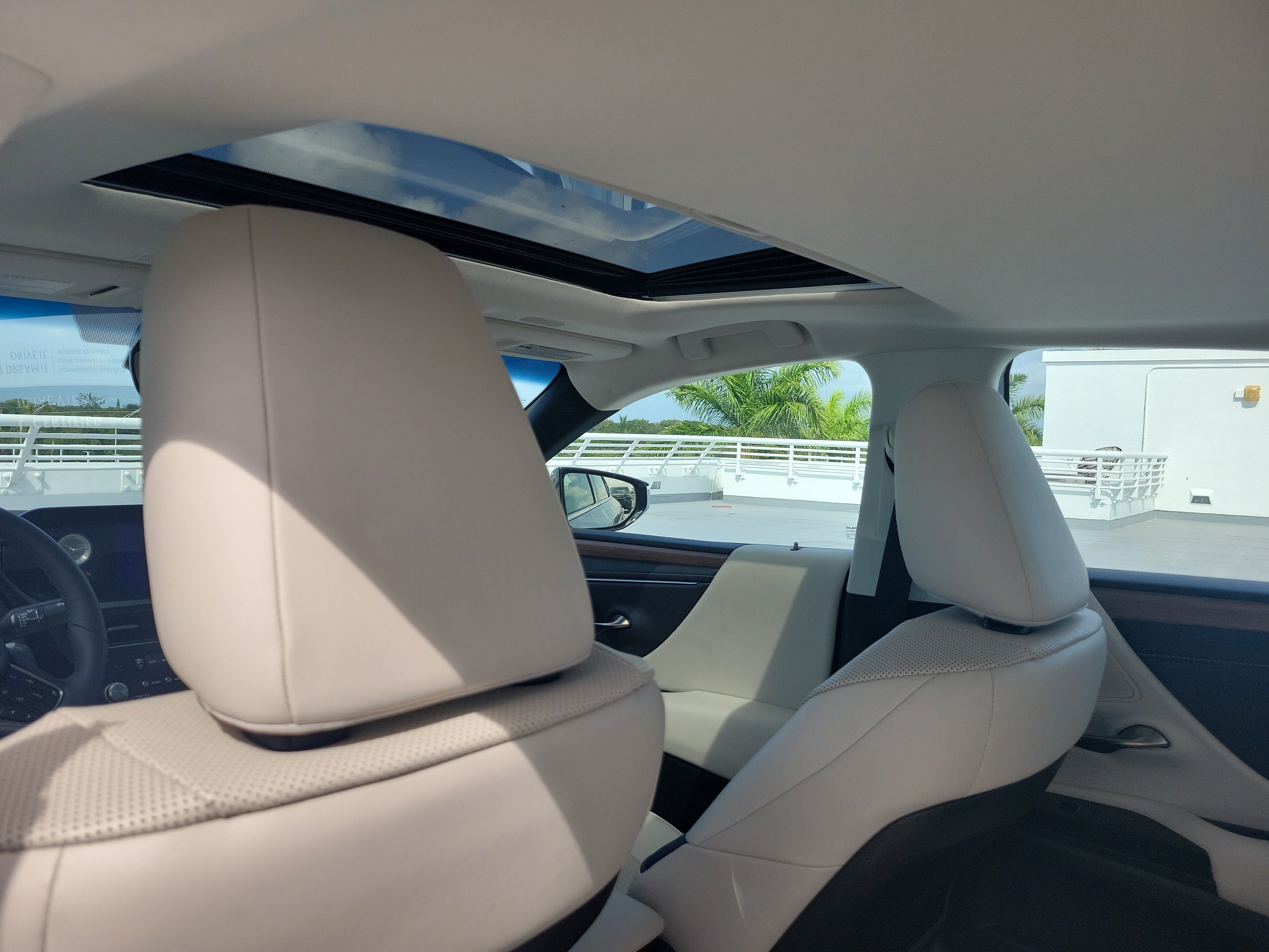 Certified 2023 Lexus ES 250 w/ Premium Package AWD/4WD image 14