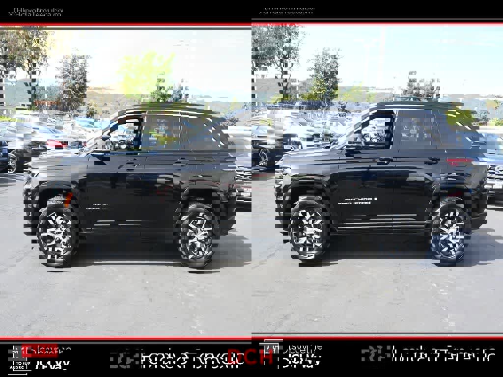 Used 2024 Jeep Grand Cherokee Limited image 4
