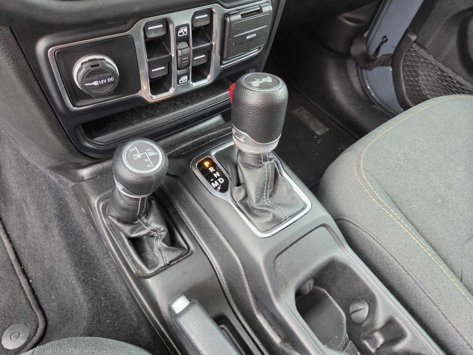 Used 2024 Jeep Wrangler Unlimited Sahara AWD/4WD image 24